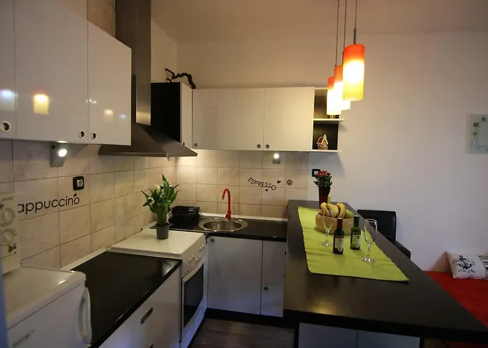 Апартаменти Center *